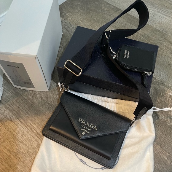 Authentic Prada leather envelope crossbody bag - Picture 10 of 16